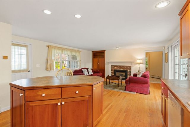 4 Hope, Harwich, MA 02645