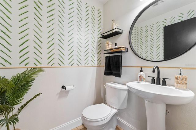 162 SEMINOLE AVENUE, Debary, FL 32713