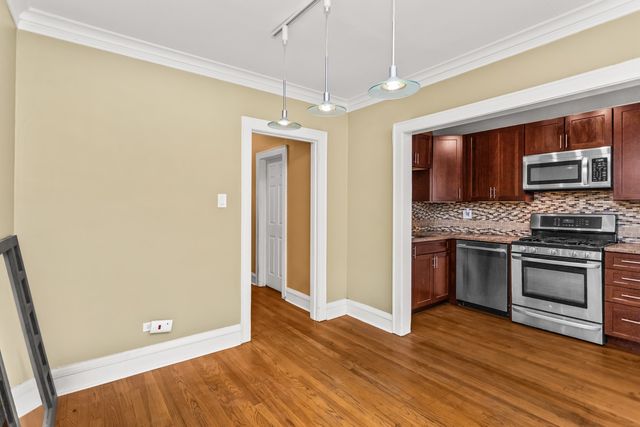 6024 N Rockwell Street, Chicago, IL 60659
