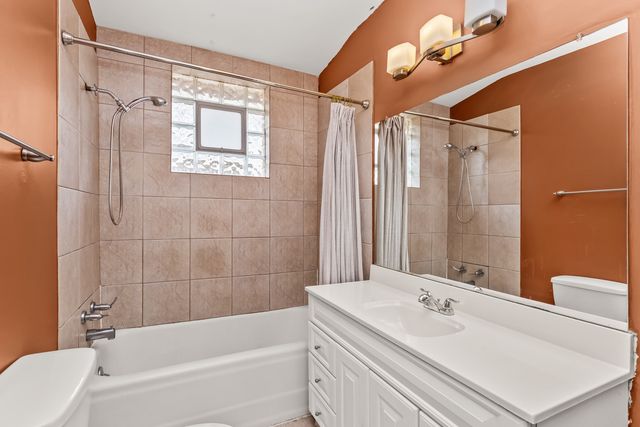 6024 N Rockwell Street, Chicago, IL 60659
