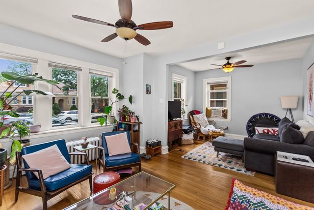 6024 N Rockwell Street, Chicago, IL 60659