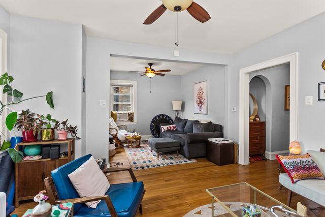 6024 N Rockwell Street, Chicago, IL 60659