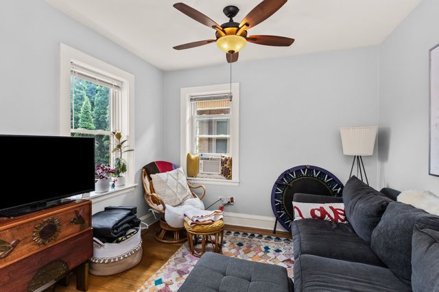 6024 N Rockwell Street, Chicago, IL 60659