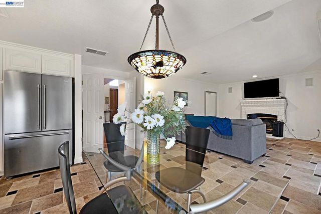 104 Wildflower Valley Ct, San Ramon, CA 94582