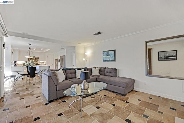 104 Wildflower Valley Ct, San Ramon, CA 94582