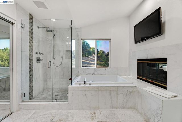 104 Wildflower Valley Ct, San Ramon, CA 94582
