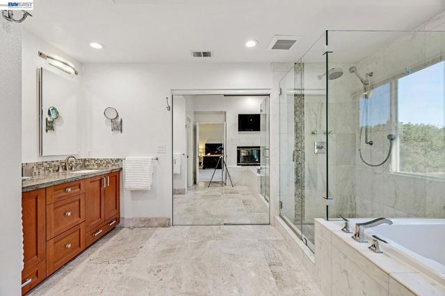 104 Wildflower Valley Ct, San Ramon, CA 94582