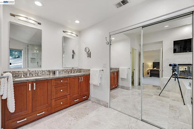 104 Wildflower Valley Ct, San Ramon, CA 94582