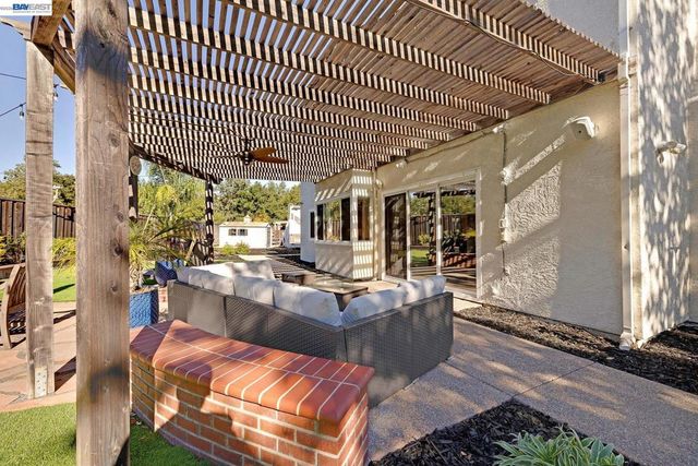 104 Wildflower Valley Ct, San Ramon, CA 94582