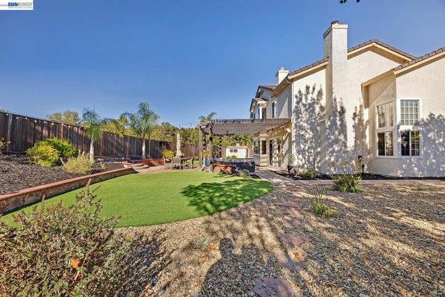 104 Wildflower Valley Ct, San Ramon, CA 94582