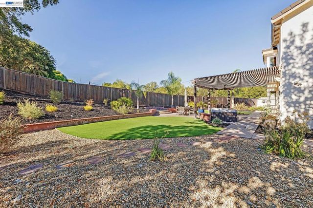 104 Wildflower Valley Ct, San Ramon, CA 94582