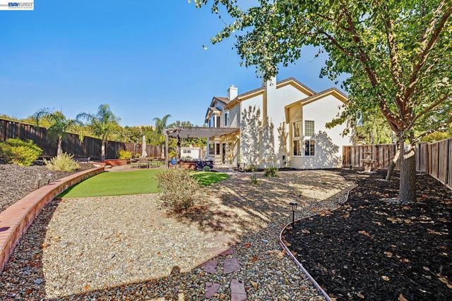 104 Wildflower Valley Ct, San Ramon, CA 94582