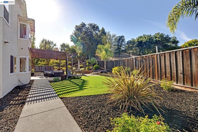 104 Wildflower Valley Ct, San Ramon, CA 94582