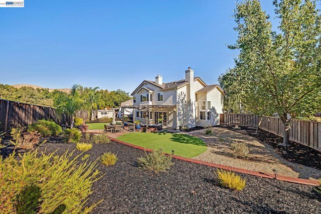 104 Wildflower Valley Ct, San Ramon, CA 94582