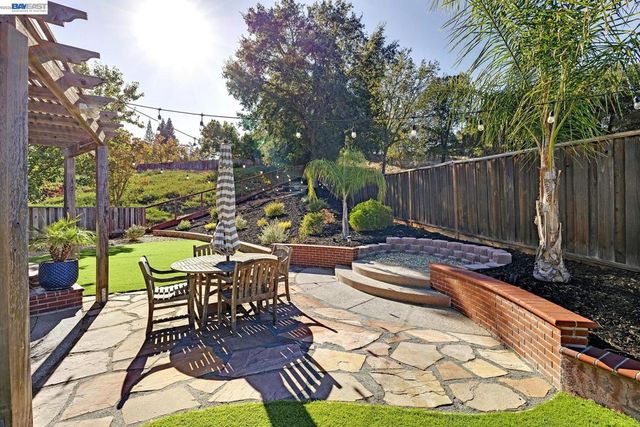 104 Wildflower Valley Ct, San Ramon, CA 94582