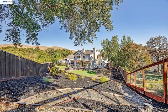 104 Wildflower Valley Ct, San Ramon, CA 94582