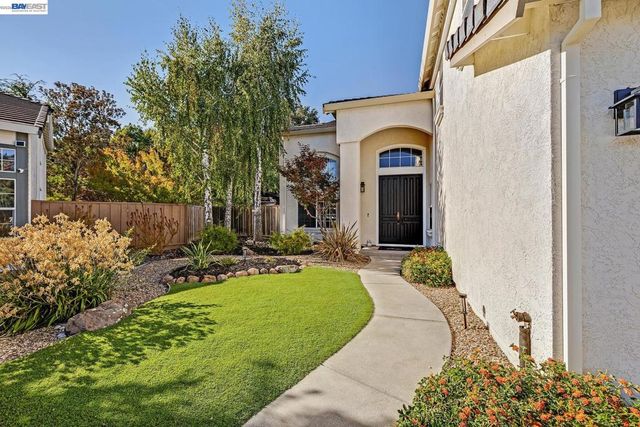 104 Wildflower Valley Ct, San Ramon, CA 94582
