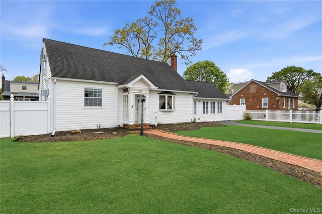 1333 13th Street, West Babylon, NY 11704