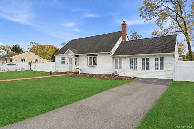 1333 13th Street, West Babylon, NY 11704