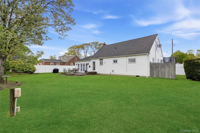 1333 13th Street, West Babylon, NY 11704