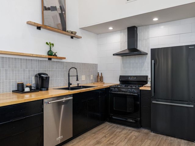 2532 Stoutwood CIR, Austin, TX 78745