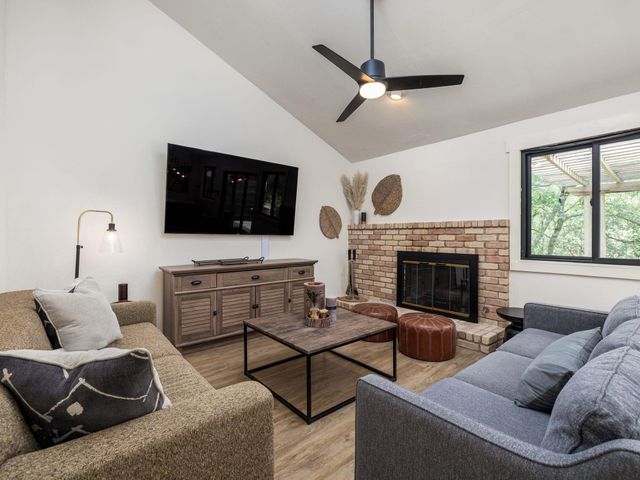 2532 Stoutwood CIR, Austin, TX 78745