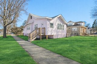 139 N Grant Street, Westmont, IL 60559