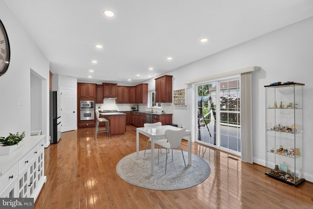 121 AVONDALE DR, North Wales, PA 19454