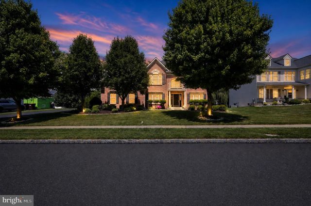 121 AVONDALE DR, North Wales, PA 19454