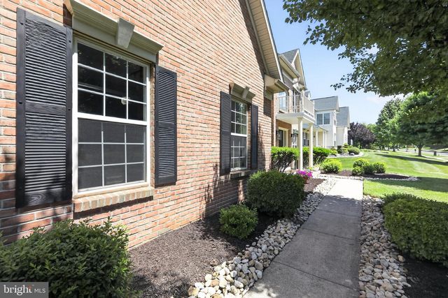 121 AVONDALE DR, North Wales, PA 19454
