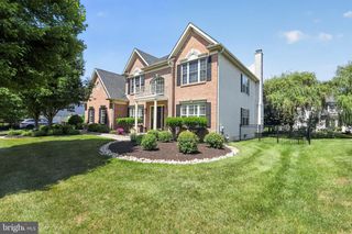 121 AVONDALE DR, North Wales, PA 19454