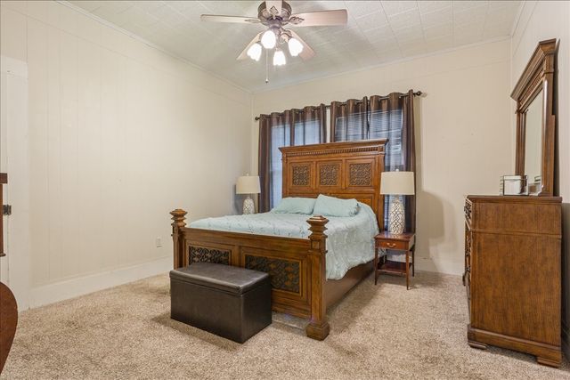 102 S Hogan Street, Holland, TX 76534