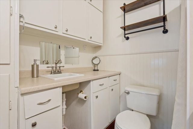 102 S Hogan Street, Holland, TX 76534
