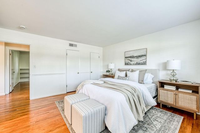1565 W Barstow Avenue, Fresno, CA 93711