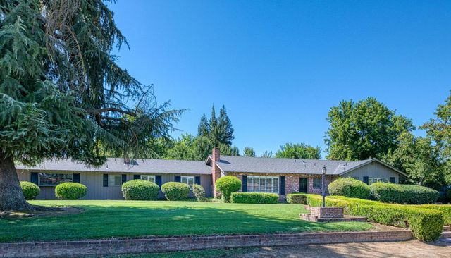 1565 W Barstow Avenue, Fresno, CA 93711