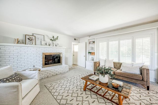 1565 W Barstow Avenue, Fresno, CA 93711