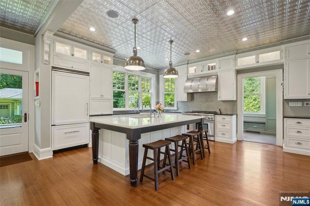 40 Highland Avenue, Millburn, NJ 07078