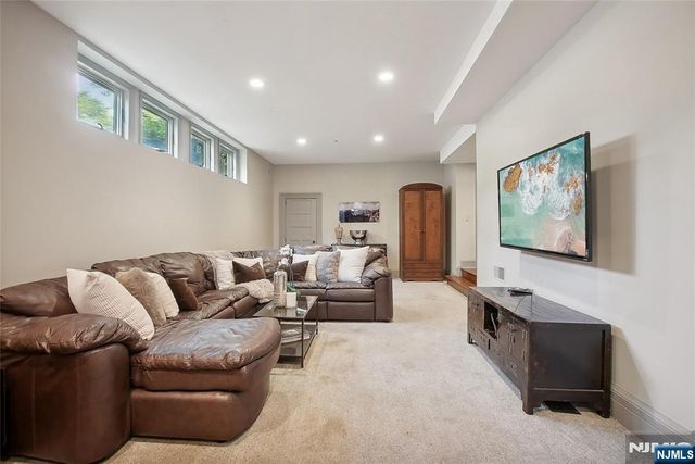 40 Highland Avenue, Millburn, NJ 07078