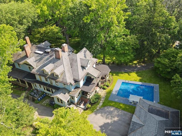 40 Highland Avenue, Millburn, NJ 07078