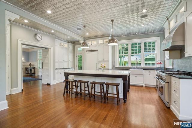 40 Highland Avenue, Millburn, NJ 07078