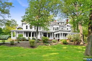 40 Highland Avenue, Millburn, NJ 07078