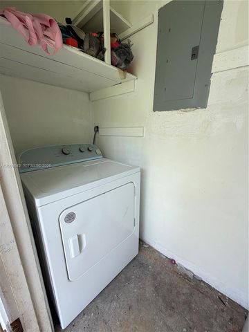 708 SW 7th Ave 1, Hallandale Beach, FL 33009