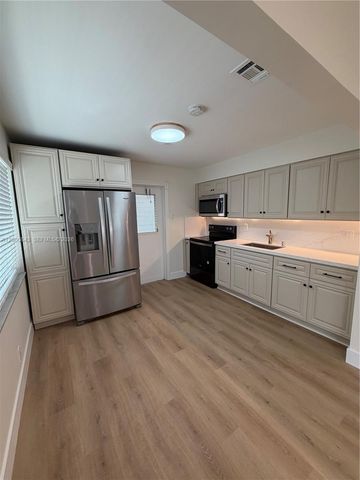708 SW 7th Ave 1, Hallandale Beach, FL 33009