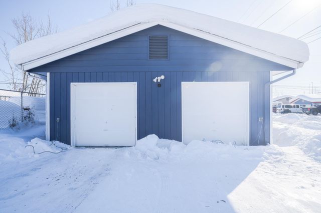 731 28TH AVENUE, Fairbanks, AK 99701