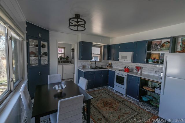 707 S Cherokee Street, Grove, OK 74344