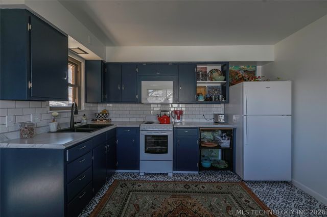 707 S Cherokee Street, Grove, OK 74344