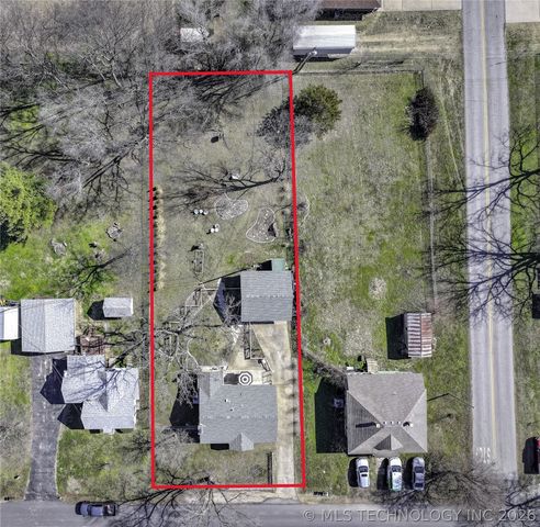 707 S Cherokee Street, Grove, OK 74344