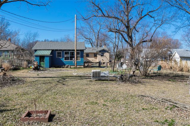 707 S Cherokee Street, Grove, OK 74344
