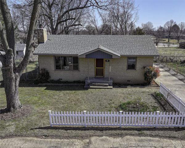 707 S Cherokee Street, Grove, OK 74344