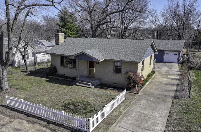 707 S Cherokee Street, Grove, OK 74344